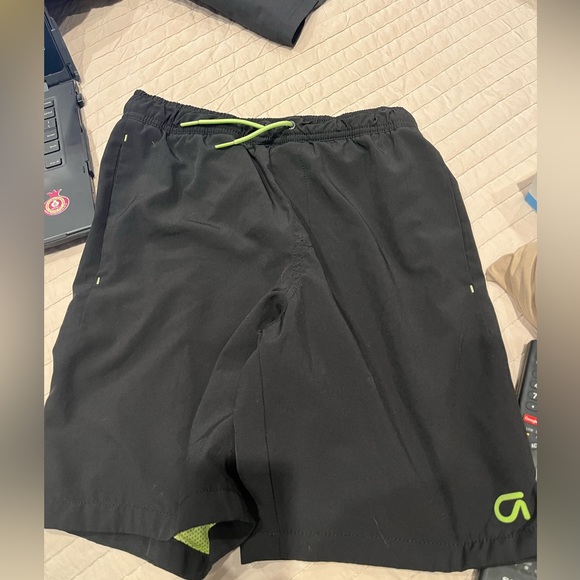 GAP Fit boys athletic shorts - Picture 1 of 3